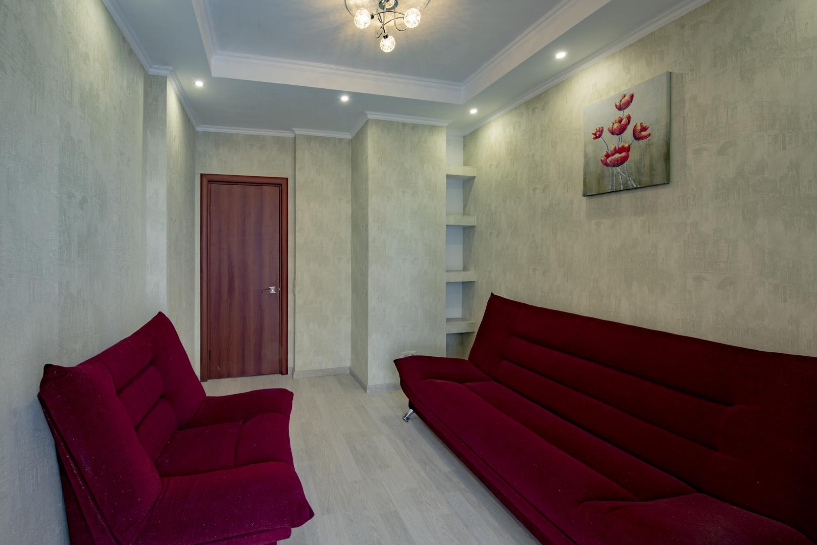 квартиры в щербинке по суточно. отель лион щербинка. фотообои роза над кроватью. студия 6 квартал. гостиница в щербинке.